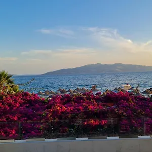 4 On The Bay , Sarande Albania
